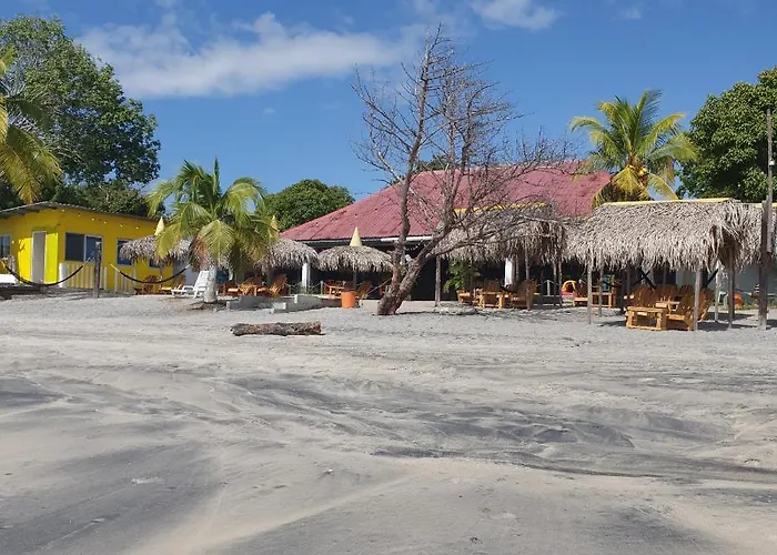 Nico\'S Beach Panama